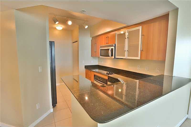 2nd image of 335 S Biscayne Blvd #3032