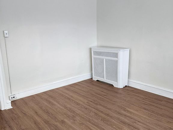 2nd image of 6201 Lansdowne Ave Floor 2