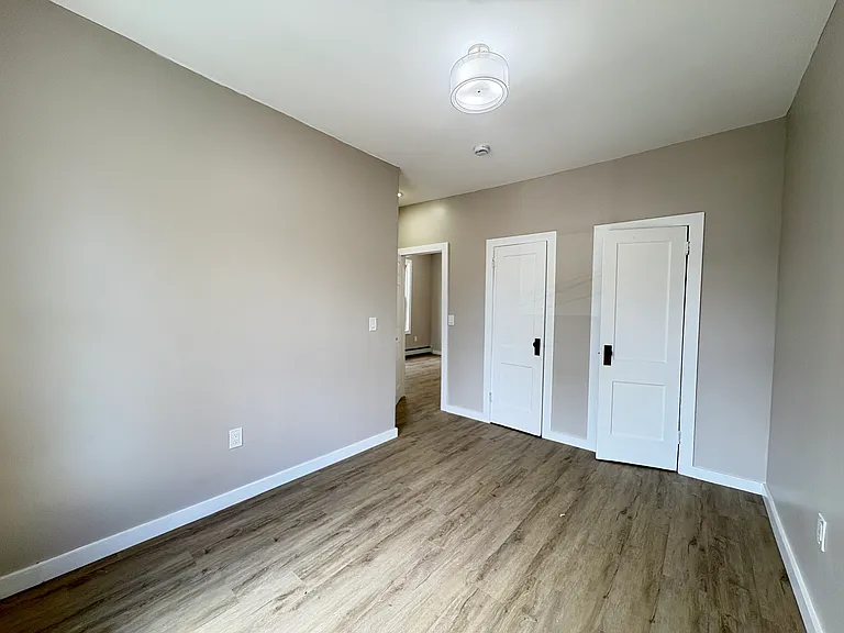 8 Sheffield St #2L — Photo 4