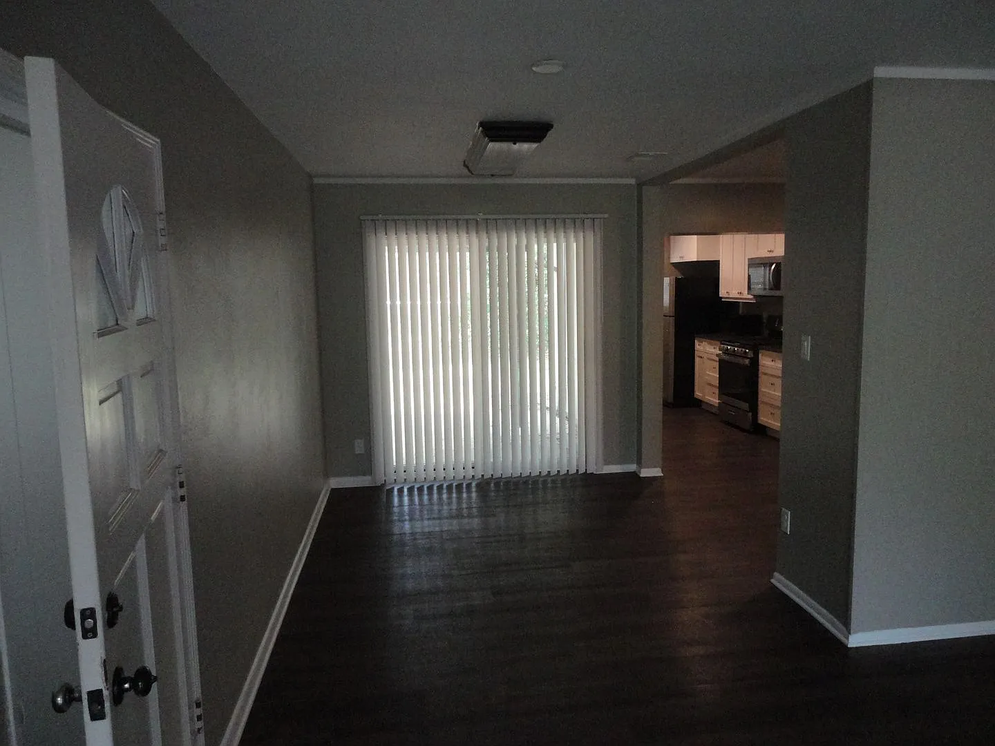 4 Bedroom/2 Bath located in Golf Club Manor — Photo 2