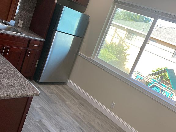 2nd image of 1689 De Marietta Ave #5