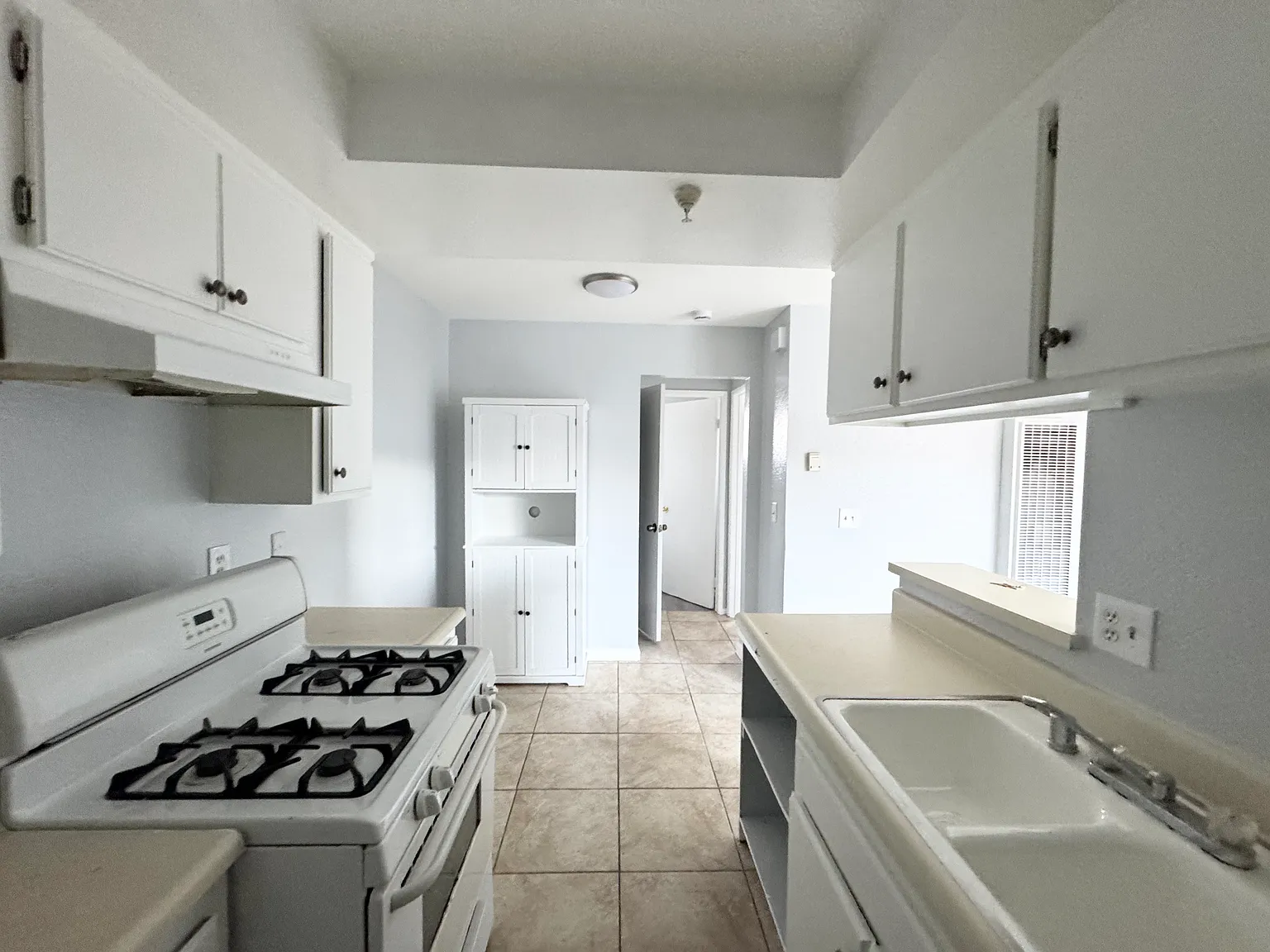 1 bed, 550 sqft, $1,649 — Photo 3