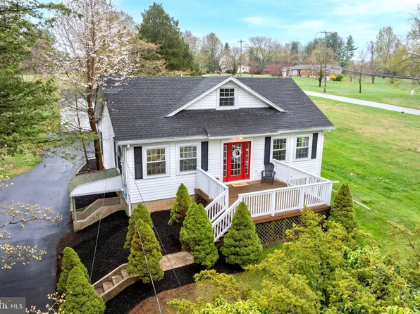 3186 Garnet Mine Rd, Boothwyn, PA 19060