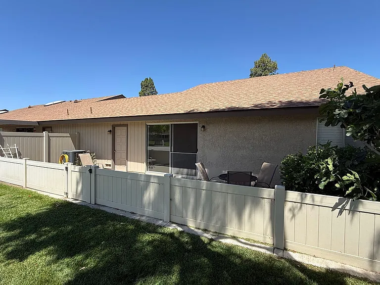 7208 Village 7 — Photo 21