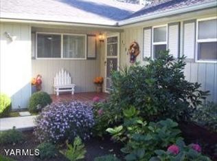 5704 Bitterroot Ln, Yakima, WA 98908