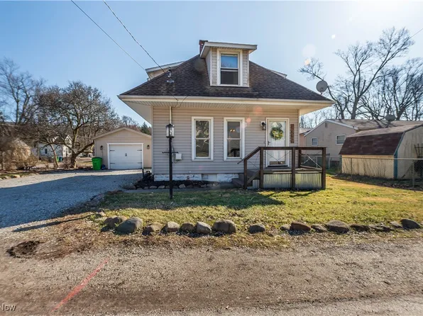 1442 Lake Rd, Lakemore, OH 44250