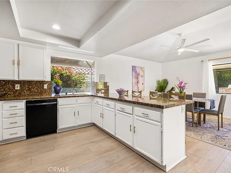 1489 E Francis Dr — Photo 10