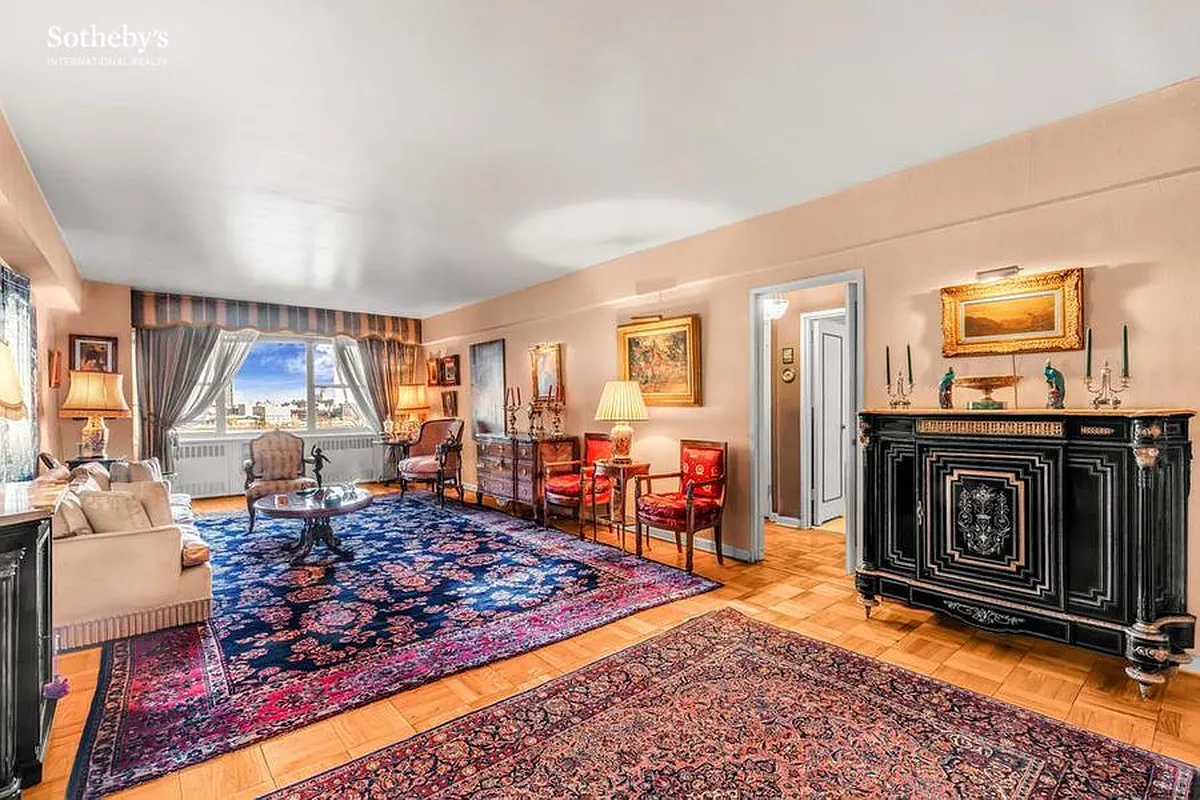 25 Sutton Pl S Unit 7J  