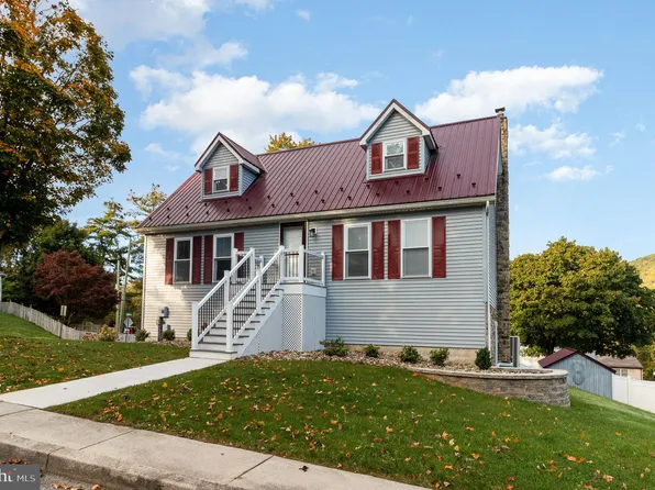 12 Liberty Dr, Mount Holly Springs, PA 17065