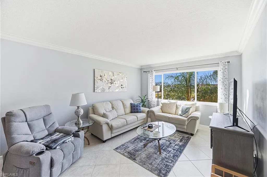 2 bed, 2.0 bath, 1000 sqft, $1,600 — Photo 2