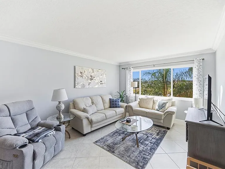 1010 Manatee Rd #B304 — Photo 1