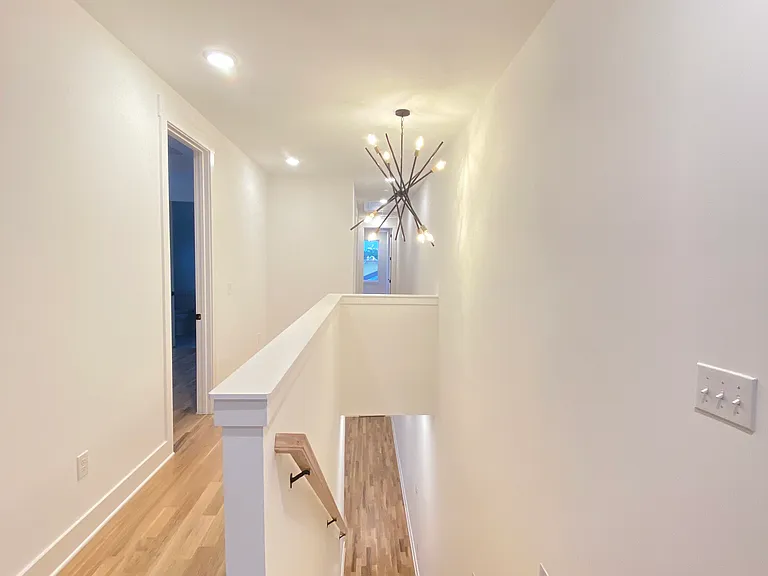 902B Knox Ave — Photo 24