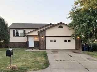 740 E Rolling Hills Dr, Clearwater, KS 67026