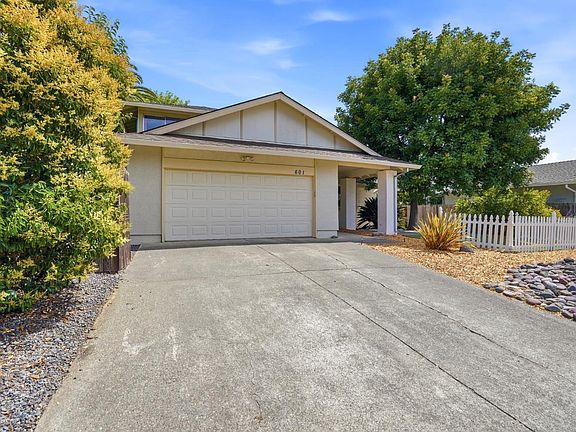 2nd image of 601 Appaloosa Drive