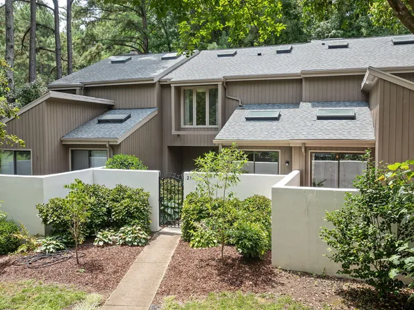 21 Vauxhall Pl, Chapel Hill, NC 27517