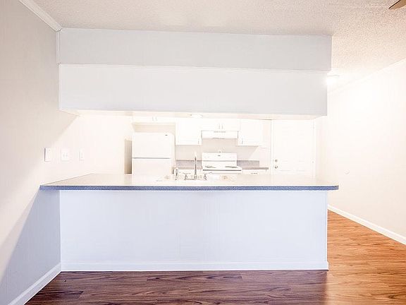 5th image of 1400 E 51st St APT 21