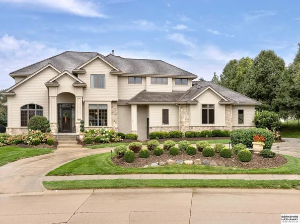 805 N 132nd Ave, Omaha, NE 68154