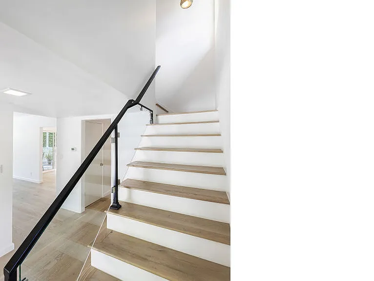 3101 N Beachwood Dr — Photo 16