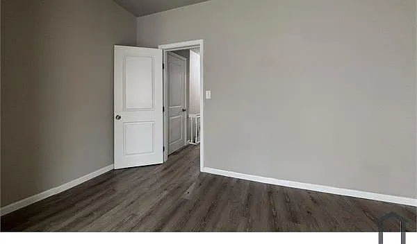 141 N Peach St — Photo 10