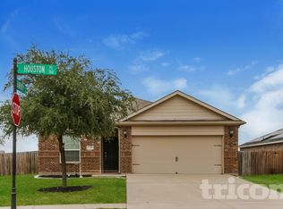 135 Houston Pl, Midlothian, TX 76084