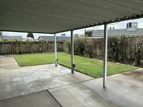 Kathleen Ave — Photo 7