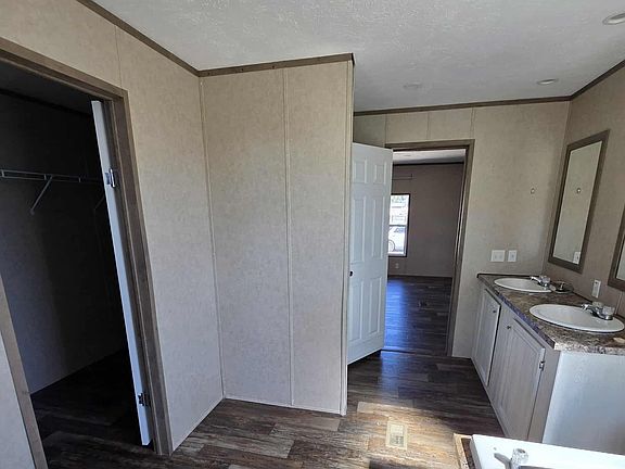 3rd image of 202 Harvey Rd