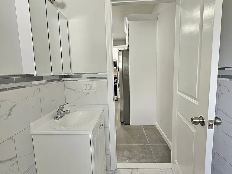 414 S 10th St #1 — Photo 5