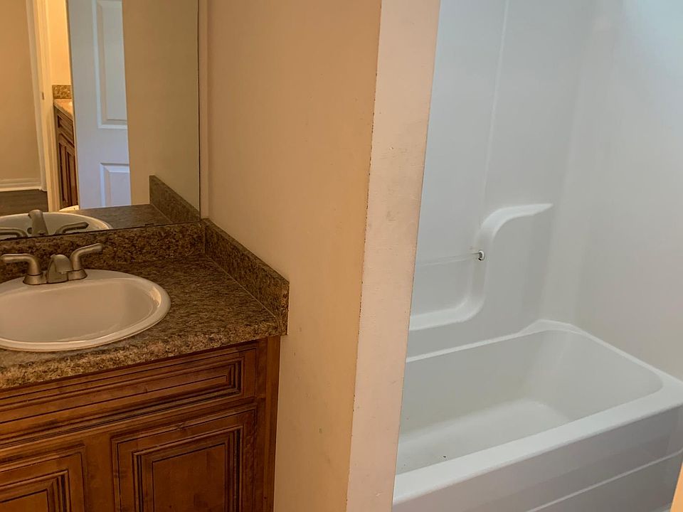 1st image of 944 Aurelias Pl