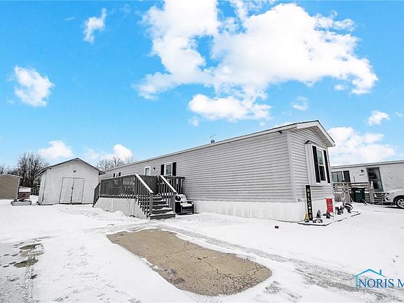 3rd image of 8243 Pinewood Dr