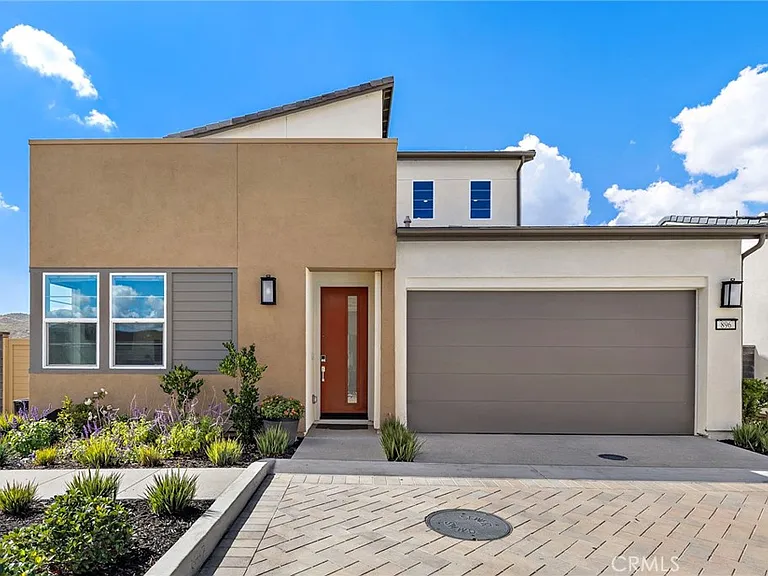 896 Sunrise Rd — Photo 2