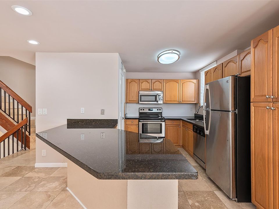 1st image of 1401 NE 9th Street #8