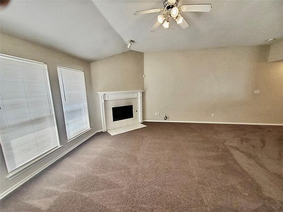 5th image of 928 Chelsea Dr