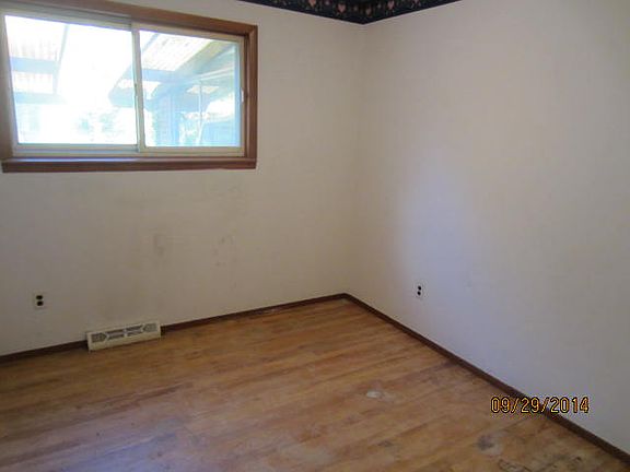 3rd image of 2621 Grace Dr