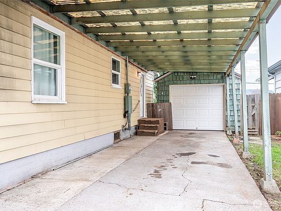 3rd image of 3102 Hemlock Street