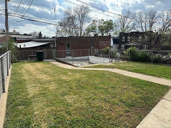 3rd image of 4610 Wilcox Ave