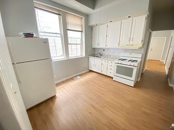 2nd image of 2352 N Damen Ave APT 1
