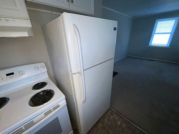 2nd image of 1404 Mayfair Ave