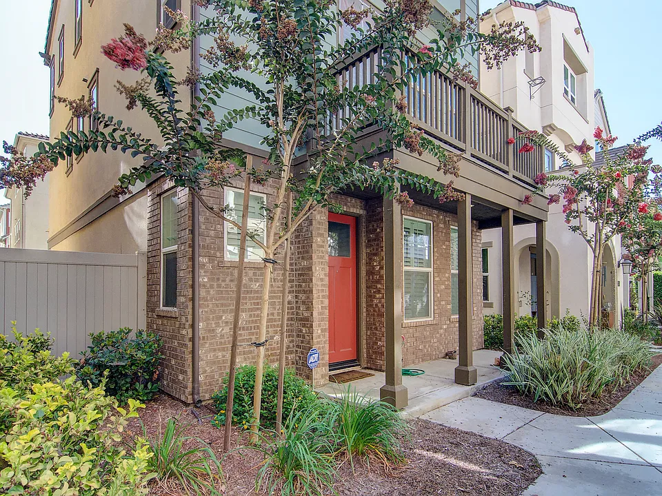 503 W Tribella Ct