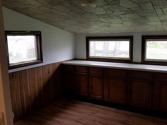 4th image of 302 Westgate Dr