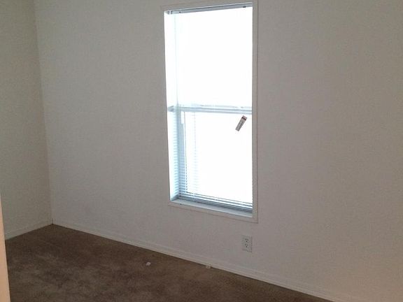 5th image of 10508 6th Ave E