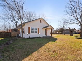 801 E Brown St, Ennis, TX 75119