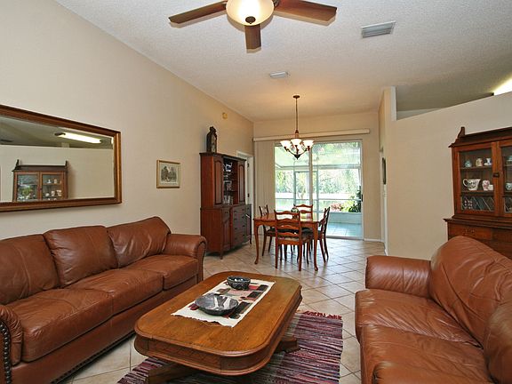 4th image of 5428 Deepdale Dr