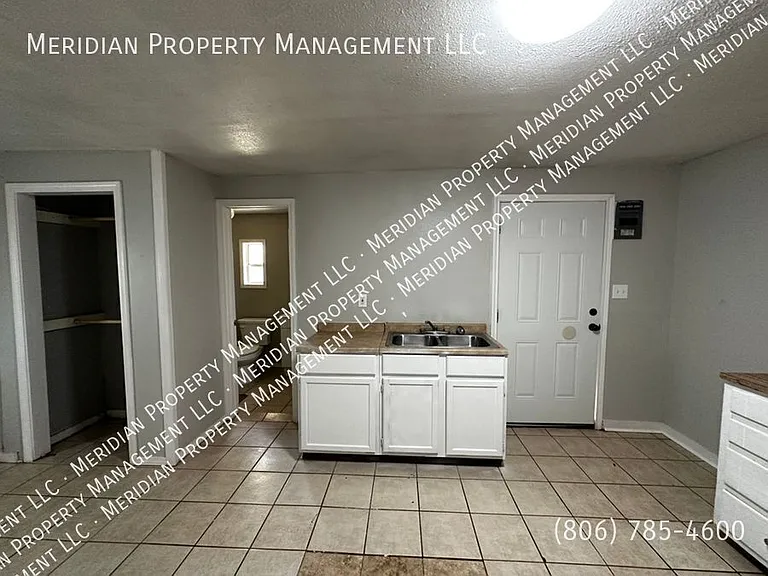 3218 Baylor St — Photo 10