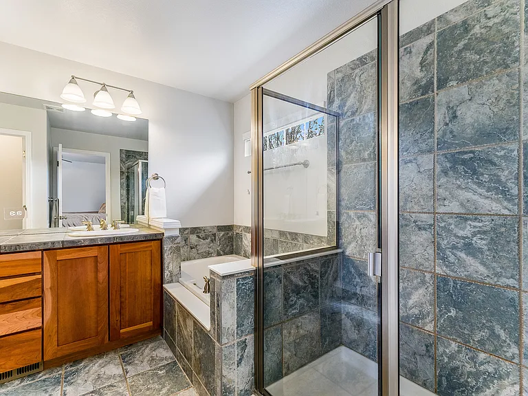 2627 Rock Creek Dr — Photo 18