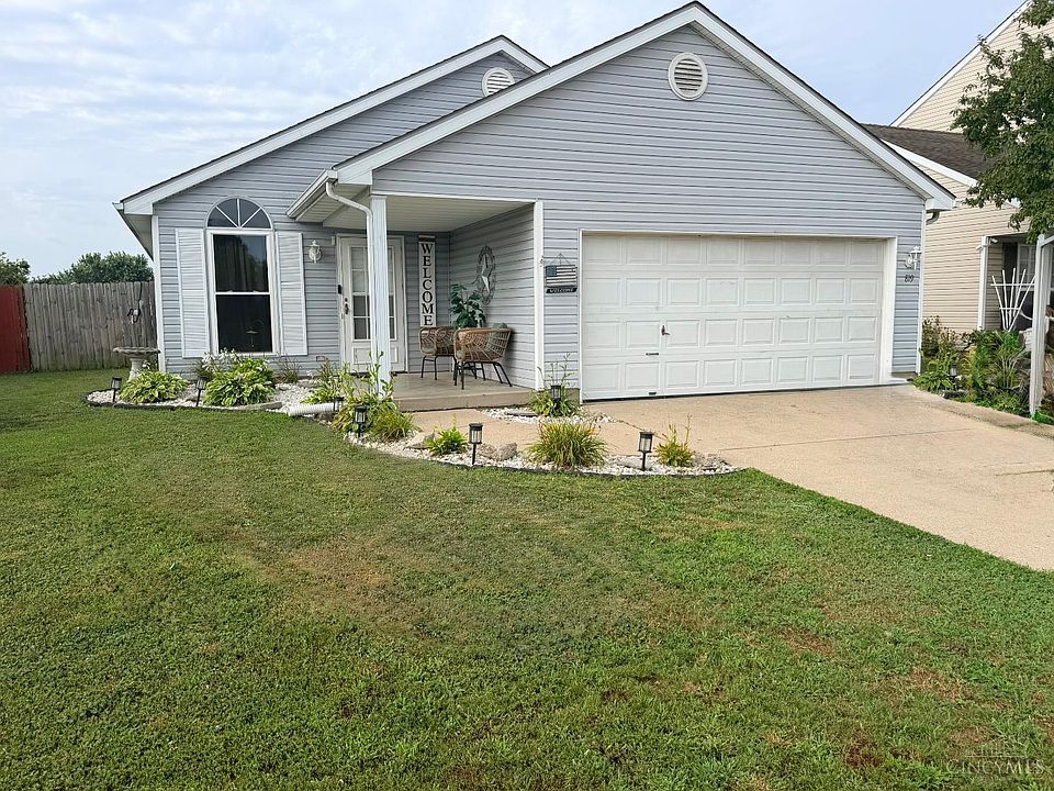 1st image of 819 Barrington Ct