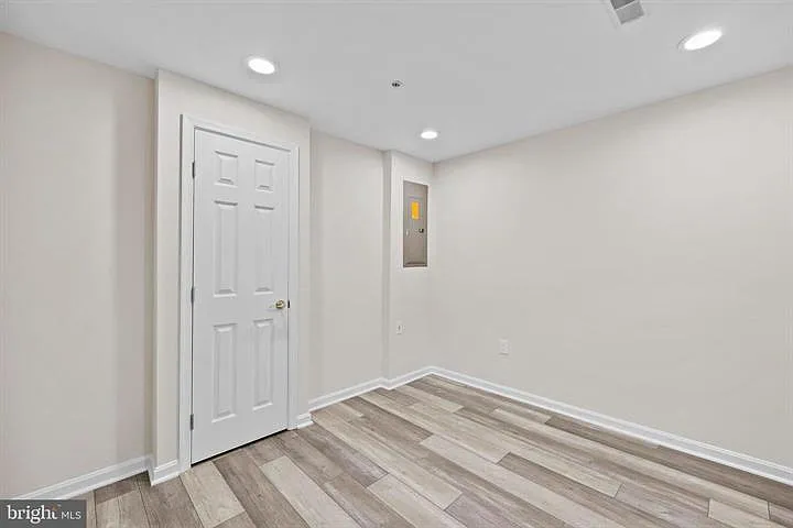 8880 Papillon Dr — Photo 35