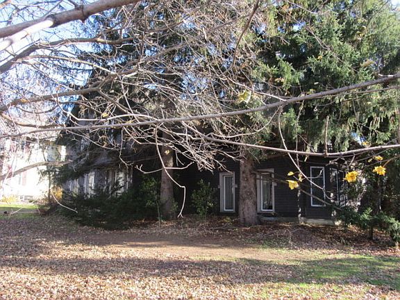 2nd image of 34 E Main St