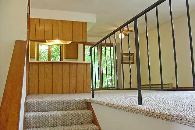 366 Westchester Sq N — Photo 2