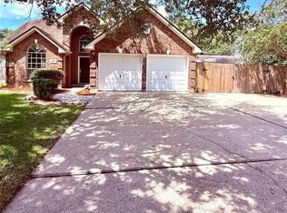 805 N Belle Dr, Angleton, TX 77515