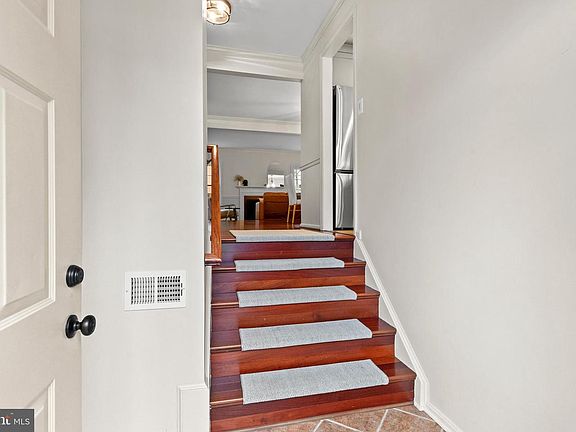 4th image of 10441 Carriagepark Ct